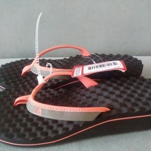 The North Face Women's Base Camp Wedge - Sz 7